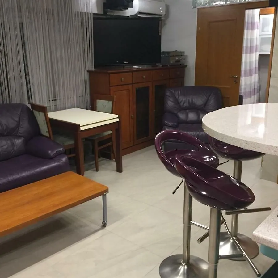 Karmelek Apartament Warszawa 0*,  Polska
